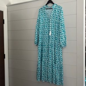Lightweight tiered dress. XXL